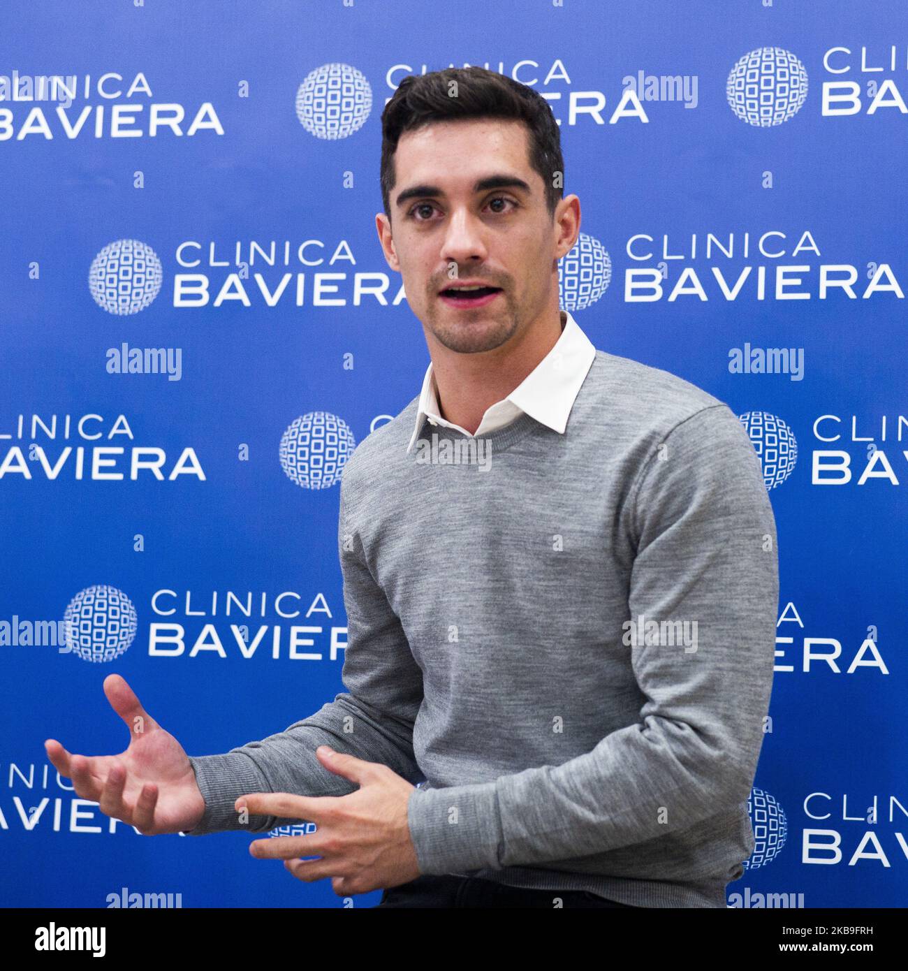 Javier Fernandez, pattinatore d'arte spagnolo sette volte campione europeo, due volte campione del mondo e medaglia di bronzo olimpica, durante un atto presso la clinica di Baviera a Madrid, Spagna, nel 29 ottobre 2019. (Foto di Oscar Gonzalez/NurPhoto) Foto Stock