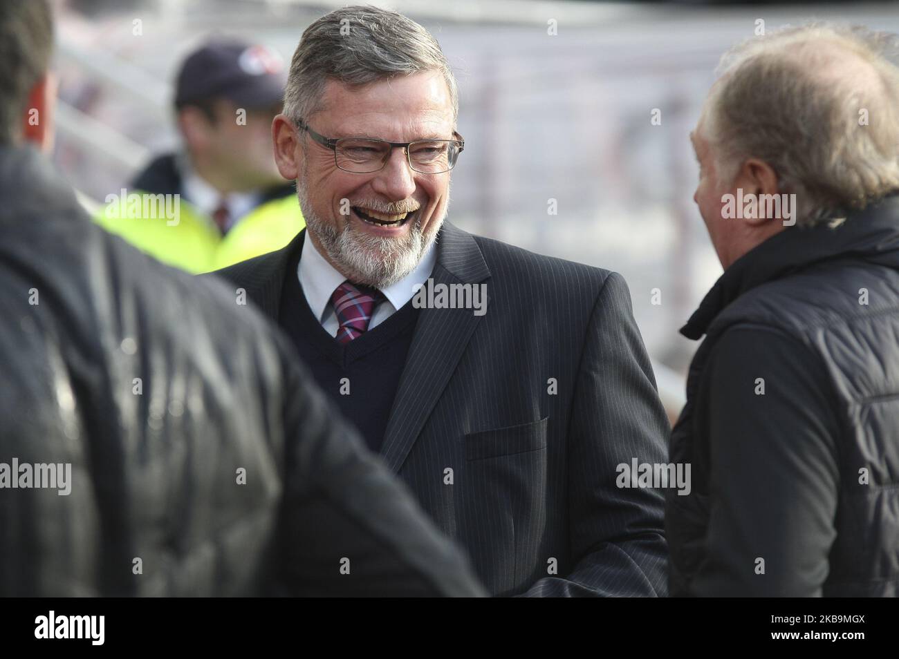 Una foto del file datata 23 febbraio 2019 mostra il manager di Hearts Craig Levein durante la partita della Premier League scozzese tra Hearts e St Mirren al Tynecastle Park il 23 febbraio 2019 a Edimburgo, Scozia. Craig Levein è stato esonerato dai suoi primi compiti manageriali di squadra, Austin MacPhee si prenderà il controllo dei primi affari di squadra, su base provvisoria a partire dal 31 ottobre 2019. (Foto di Ewan Bootman/NurPhoto) Foto Stock