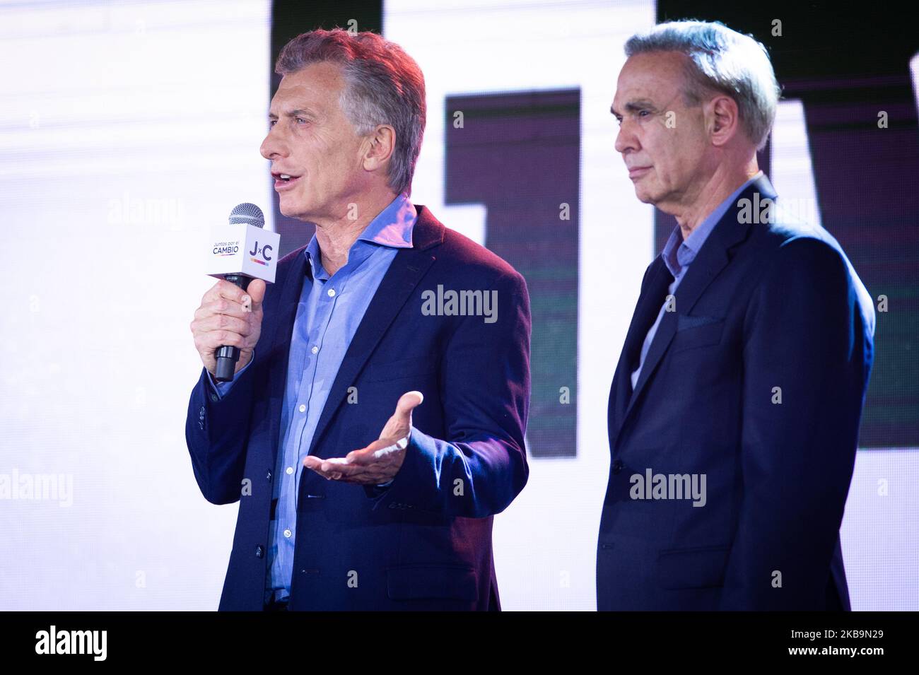 Il Presidente argentino e candidato alla rielezione Mauricio Macri parla alla sede del partito durante un raduno notturno elettorale nel quartiere Chacarita di Buenos Aires, Argentina, domenica 27 ottobre 2019. (Foto di Manuel Cortina/NurPhoto) Foto Stock