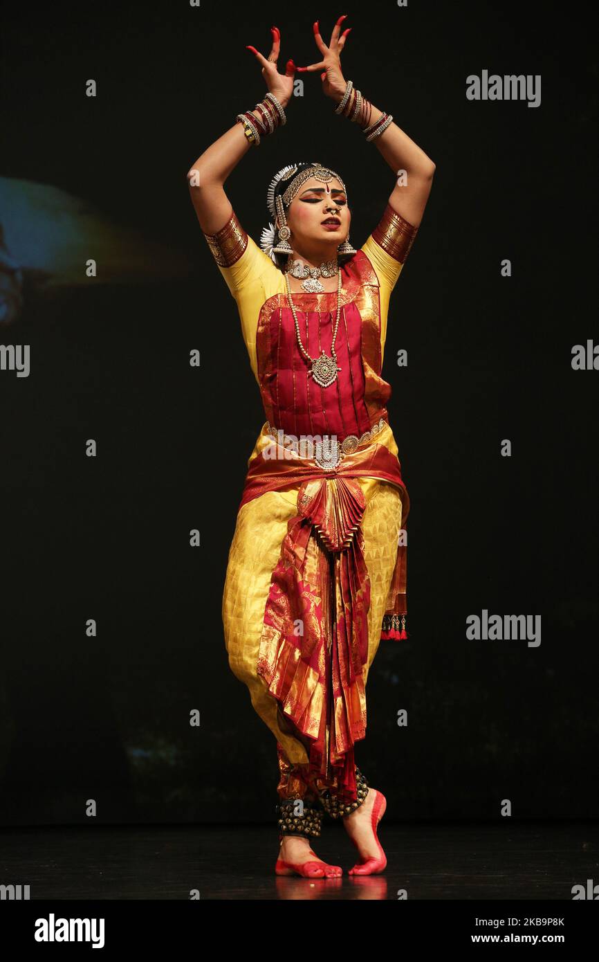 Il ballerino Tamil Bharatnatyam suona un ballo espressivo il 21 settembre 2019 a Scarborough, Ontario, Canada. (Foto di Creative Touch Imaging Ltd./NurPhoto) Foto Stock