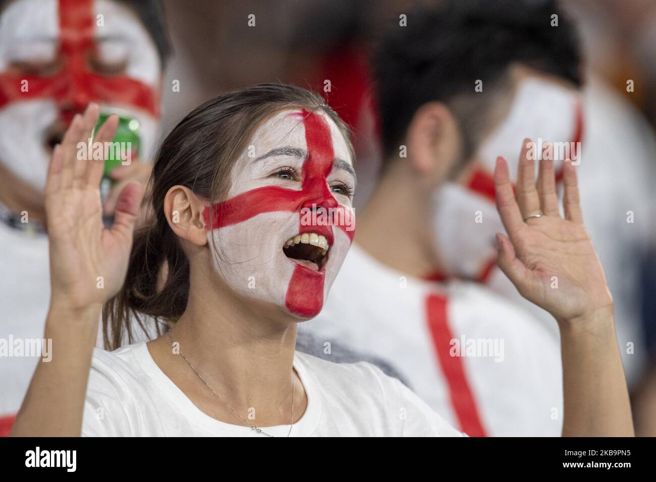 I fan si godono l'atmosfera che precede la finale della Coppa del mondo di rugby 2019 tra Inghilterra e Sud Africa allo Stadio Internazionale Yokohama il 02 novembre 2019 a Yokohama, Kanagawa, Giappone. (Foto di Alessandro di Ciommo/NurPhoto) Foto Stock