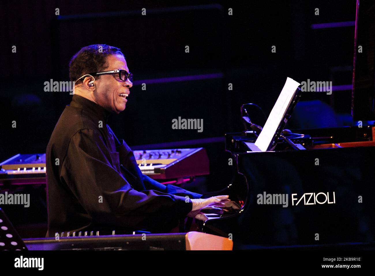 Il pianista e compositore americano Herbie Hancock suona dal vivo al Conservatorio Verdi il 1st novembre 2019 a Milano. (Foto di Roberto Finizio/NurPhoto) Foto Stock