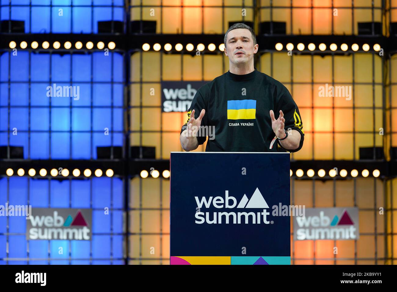Lisbona, Portogallo. 03rd Nov 2022. Mykhailo Fedorov, Vice primo Ministro e Ministro della trasformazione digitale presso il Governo ucraino, si rivolge al pubblico il terzo giorno del Web Summit 2022 a Lisbona. (Foto di Bruno de Carvalho/SOPA Images/Sipa USA) Credit: Sipa USA/Alamy Live News Foto Stock