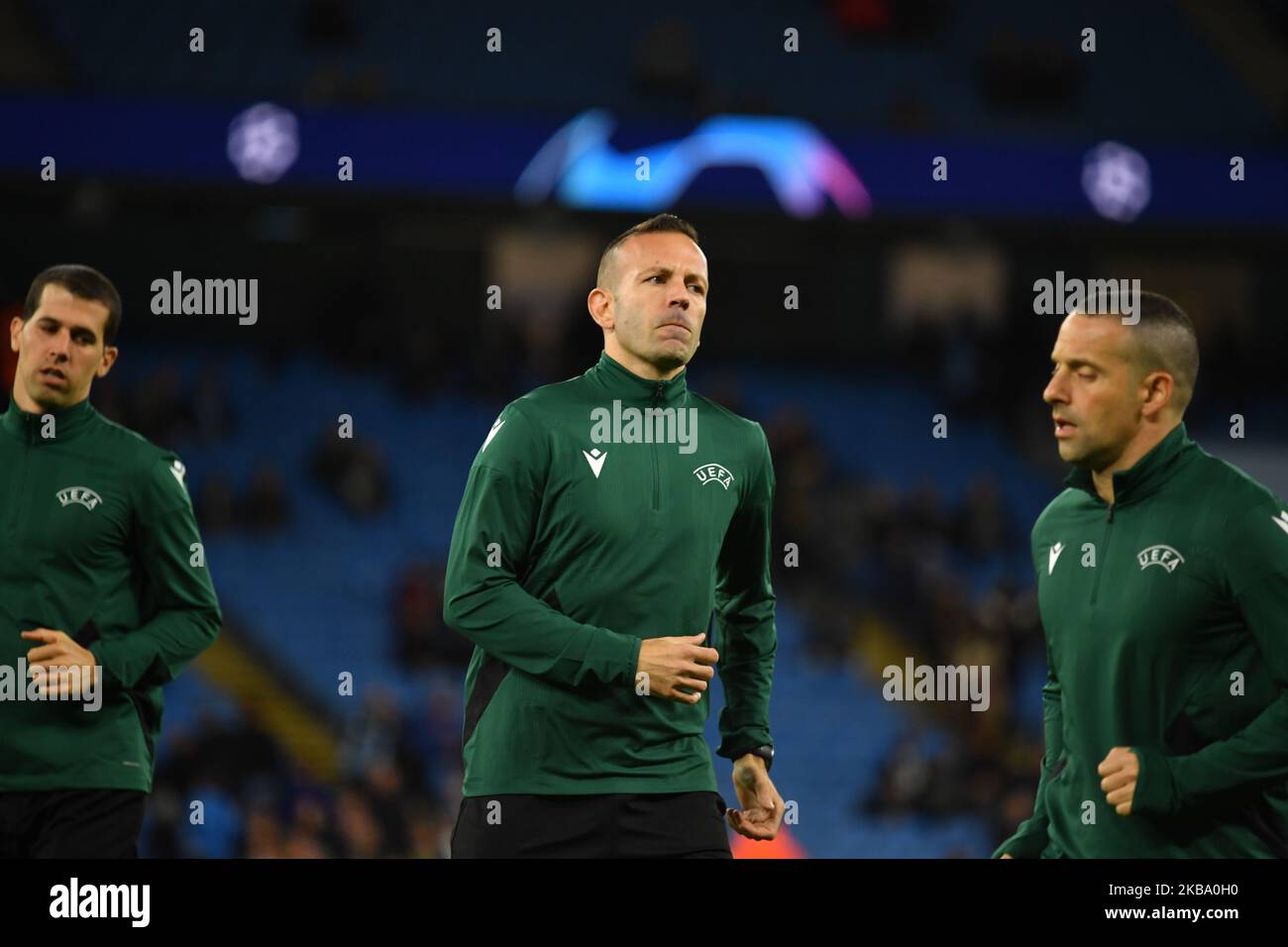 Manchester, Regno Unito. 02nd Nov 2022. Orel Grinfeeld (Referee Israel), Roy Hassan, Idan Yarkoni in azione durante la UEFA 2022 Champions League tra Manchester City e Siviglia, City of Manchester Stadium, 2nd novembre 2022 - la foto è per uso stampa; foto di ATP STANLEY Anthony (STANLEY Anthony/ATP/SPP) Credit: SPP Sport Press Photo. /Alamy Live News Foto Stock