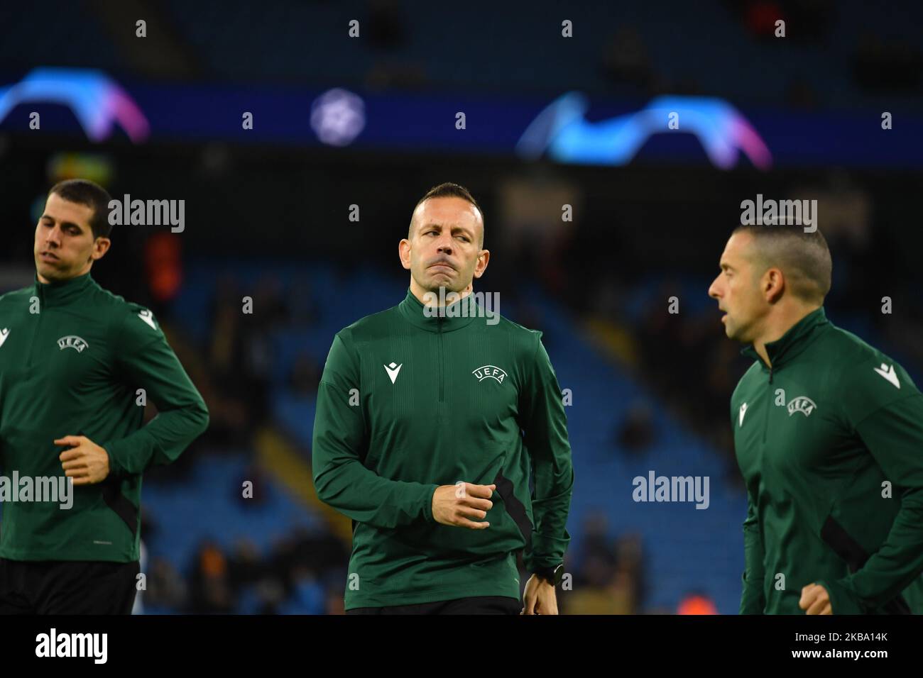 Manchester, Regno Unito. 02nd Nov 2022. Orel Grinfeeld (Referee Israel), Roy Hassan, Idan Yarkoni in azione durante la UEFA 2022 Champions League tra Manchester City e Siviglia, City of Manchester Stadium, 2nd novembre 2022 - la foto è per uso stampa; foto di ATP STANLEY Anthony (STANLEY Anthony/ATP/SPP) Credit: SPP Sport Press Photo. /Alamy Live News Foto Stock