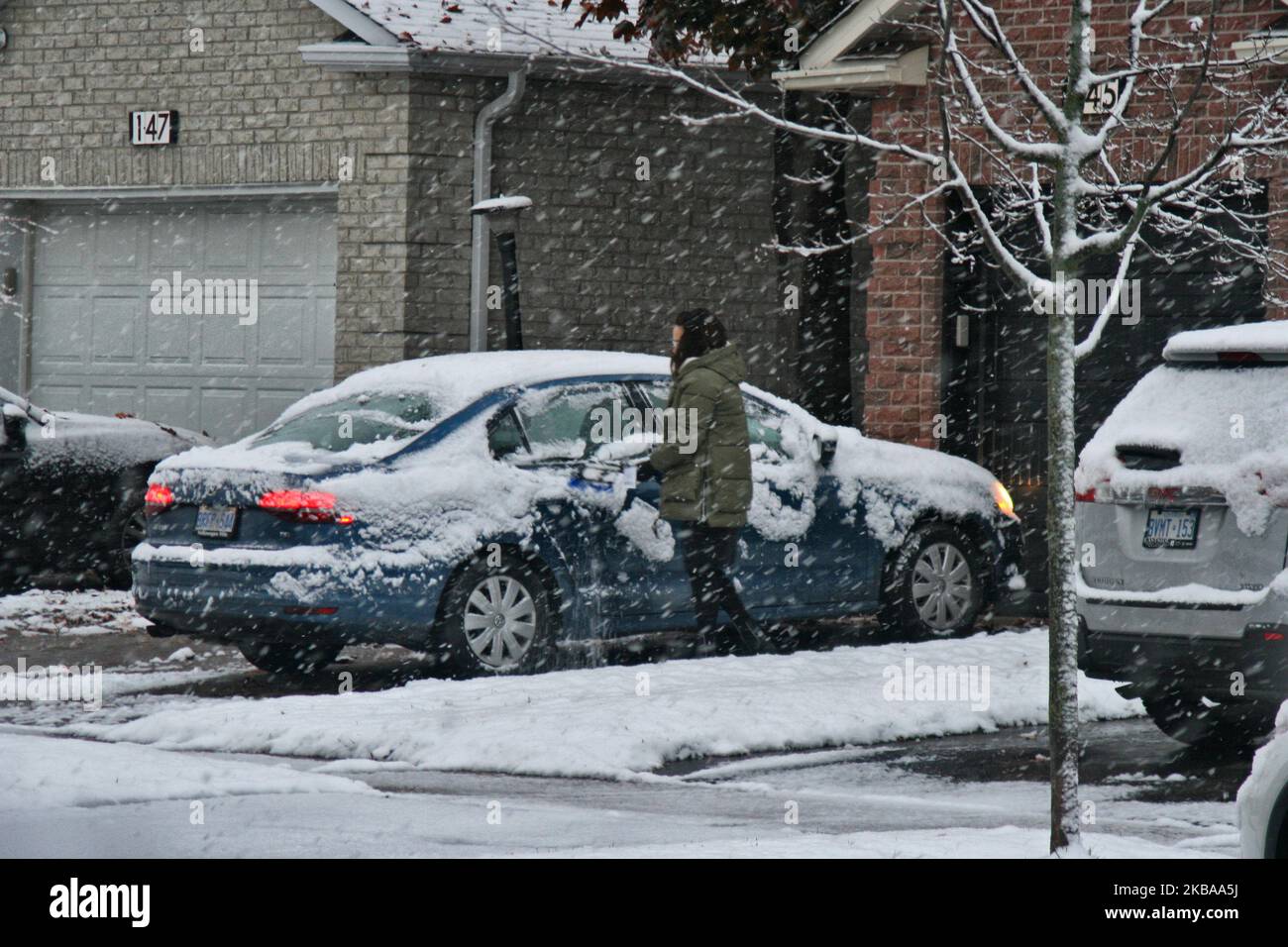 Prima nevicata della stagione a Toronto, Ontario, Canada, il 07 novembre 2019. La neve ha colpito la Greater Toronto Area appena in tempo per il viaggio mattutino e ha lasciato tra 1-5 cm di neve. (Foto di Creative Touch Imaging Ltd./NurPhoto) Foto Stock
