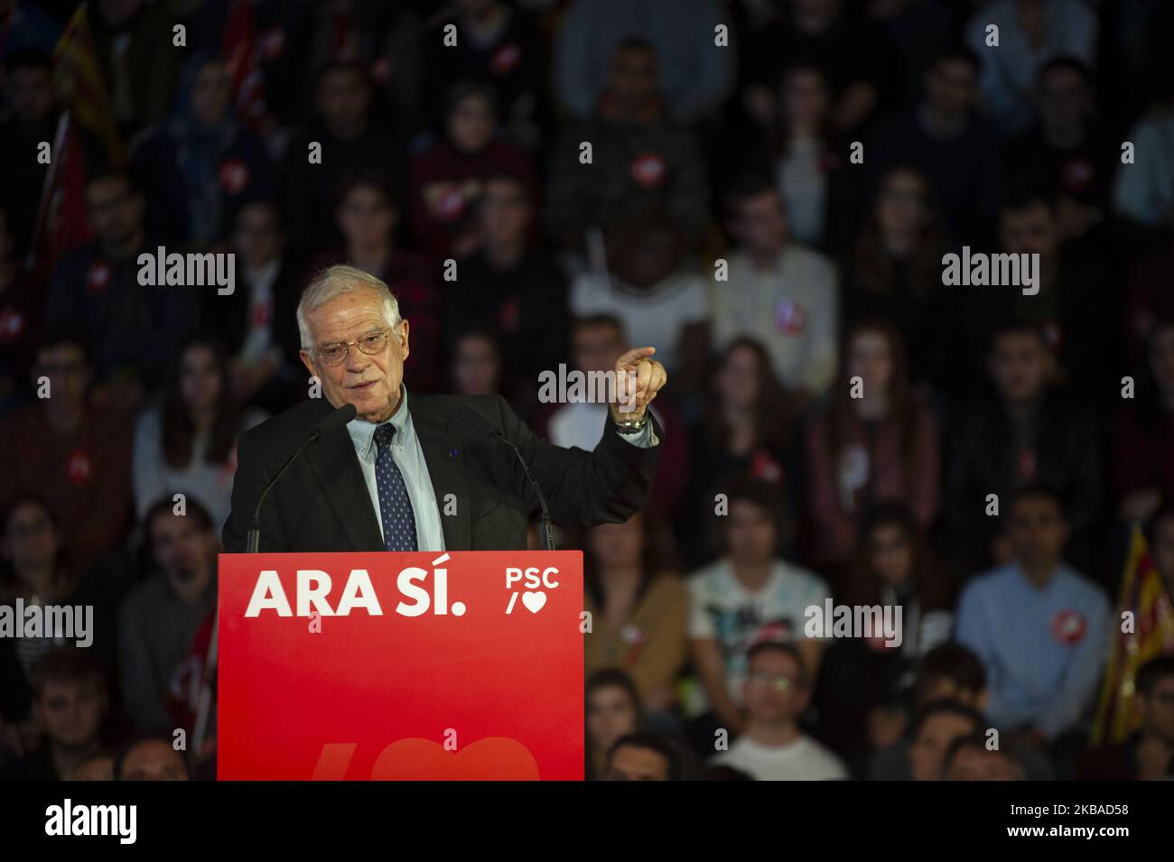 Il Ministro degli esteri Josep Borrell è venuto a Barcellona il 8 novembre 2019 per chiudere la campagna elettorale davanti a 3000 persone da parte del Partito socialista catalano PSC. E' la prima volta che il PSOE chiude la campagna in Catalogna e ciò è dovuto alle tensioni che la Catalogna subisce con la Spagna dopo la decisione del ''processo'' in cui i leader dell'indipendenza sono stati incarcerati con pene che vanno dai 9 ai 13 anni di detenzione. (Foto di Charlie Perez/NurPhoto) Foto Stock