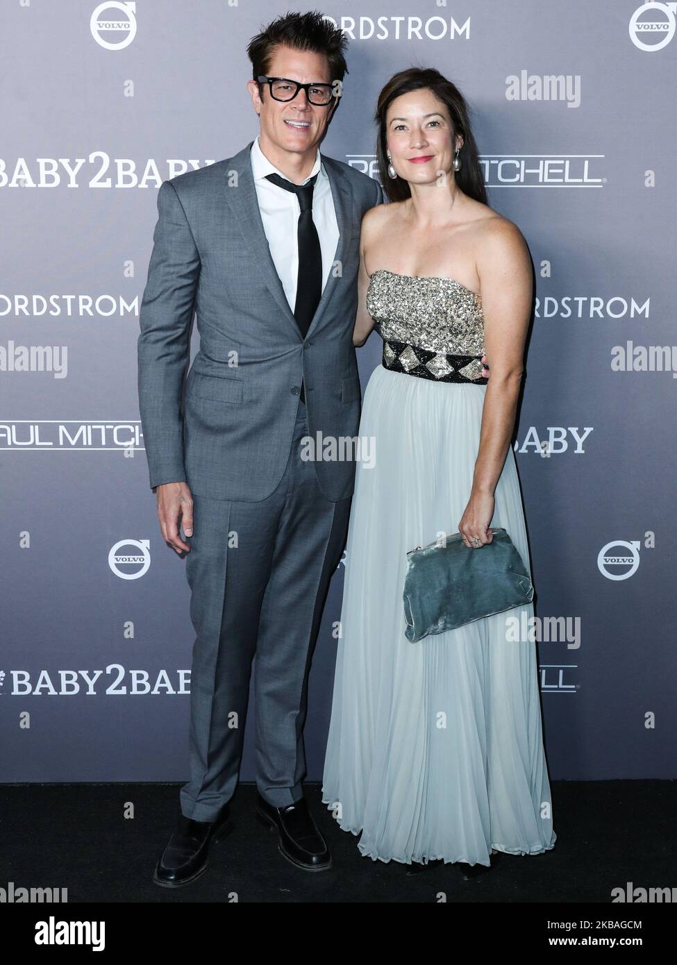 CULVER CITY, LOS ANGELES, CALIFORNIA, USA - 09 NOVEMBRE: Johnny Knoxville e Naomi Nelson arrivano al gala del 2019 Baby2Baby che si tiene alle 3Labs:00 il 9 novembre 2019 a Culver City, Los Angeles, California, Stati Uniti. (Foto di Xavier Collin/Image Press Agency/NurPhoto) Foto Stock