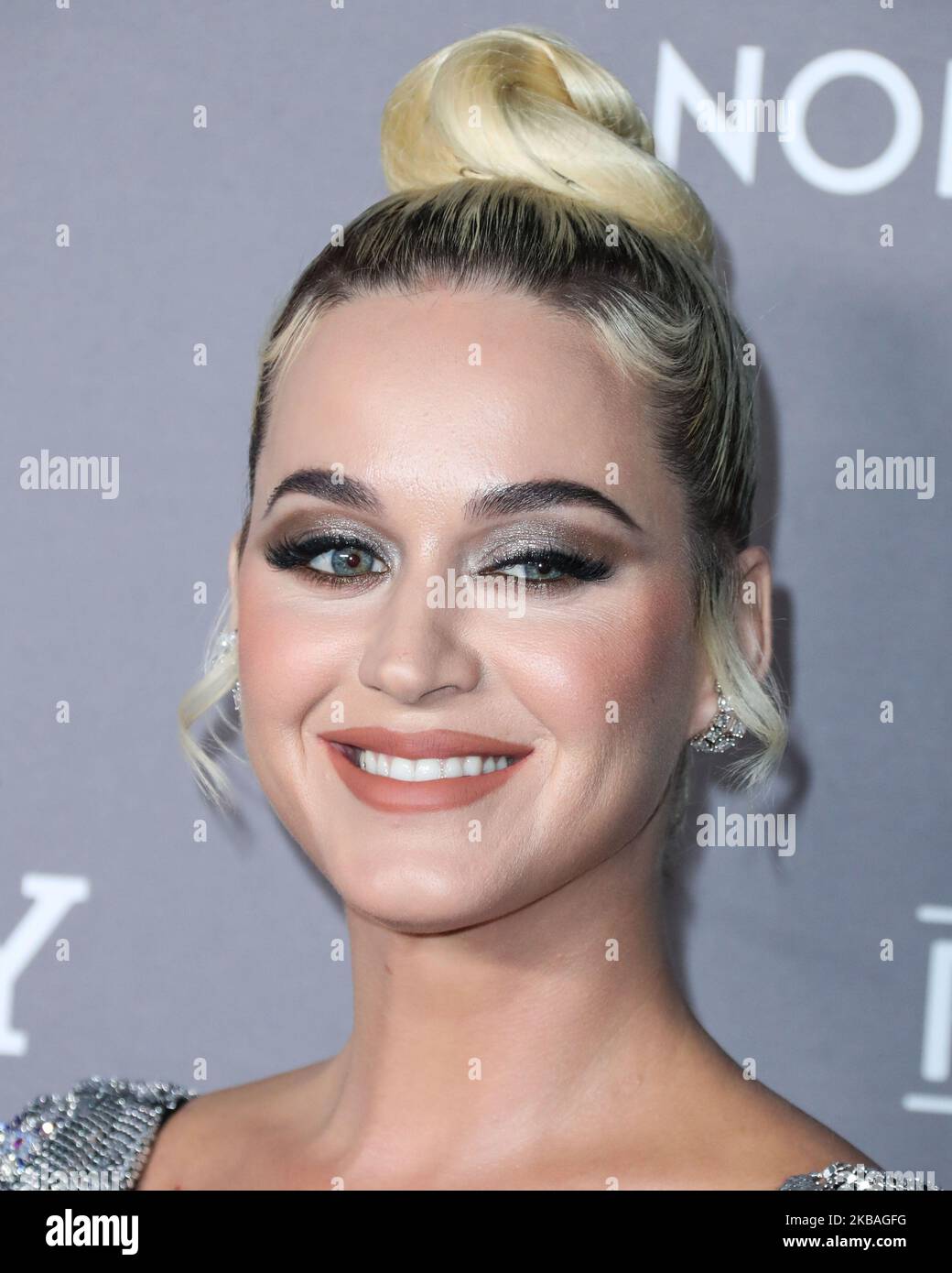 CULVER CITY, LOS ANGELES, CALIFORNIA, USA - 09 NOVEMBRE: Il cantante Katy Perry che indossa un abito Prada arriva al gala del 2019 Baby2Baby che si tiene alle 3Labs del 9 novembre 2019 a Culver City, Los Angeles, California, Stati Uniti. (Foto di Xavier Collin/Image Press Agency/NurPhoto) Foto Stock