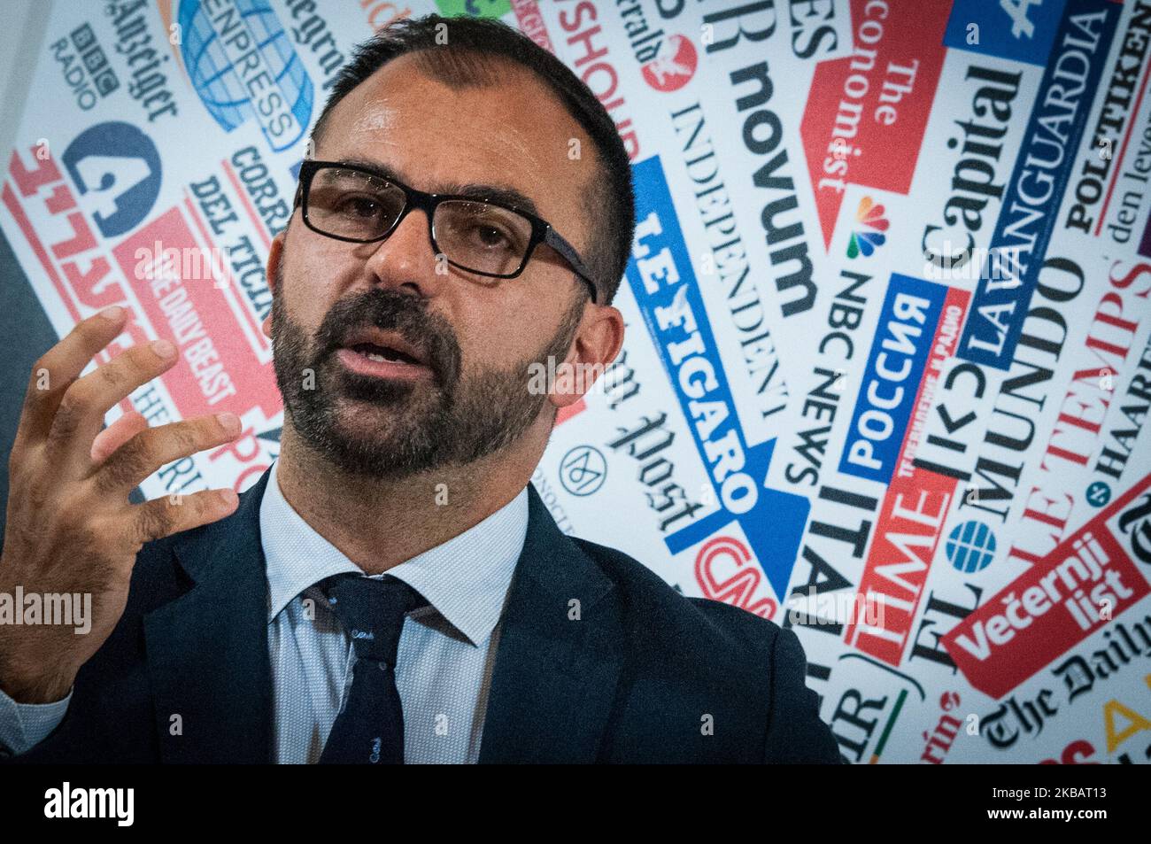 Conferenza stampa alla stampa estera di Lorenzo Fioramonti Ministro dell'Istruzione, Università e Ricerca, per parlare di scuola, ambiente e Governo il 12 novembre 2019 a Roma (Foto di Andrea Ronchini/NurPhoto) Foto Stock