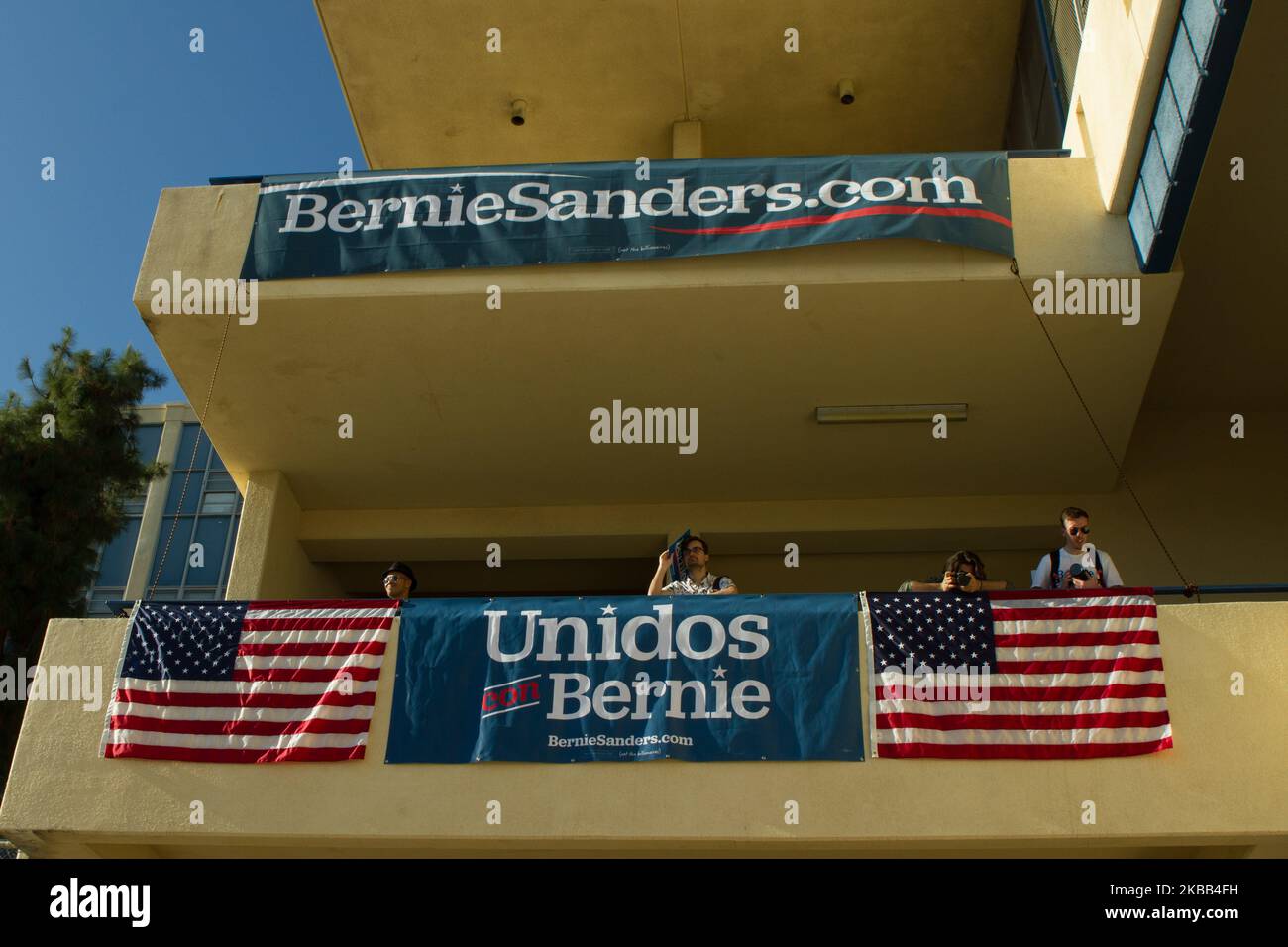 EL SERENO, LOS ANGELES, CALIFORNIA, USA - 16 NOVEMBRE: Atmosfera alla Democratic Presidential Hopeful and Vermont Senator, Bernie Sanders 2020 California campagna elettorale Rally si è tenuto alla Woodrow Wilson High School il 16 novembre 2019 a El Sereno, Los Angeles, California, Stati Uniti. (Foto di Rudy Torres/Image Press Agency/NurPhoto) Foto Stock