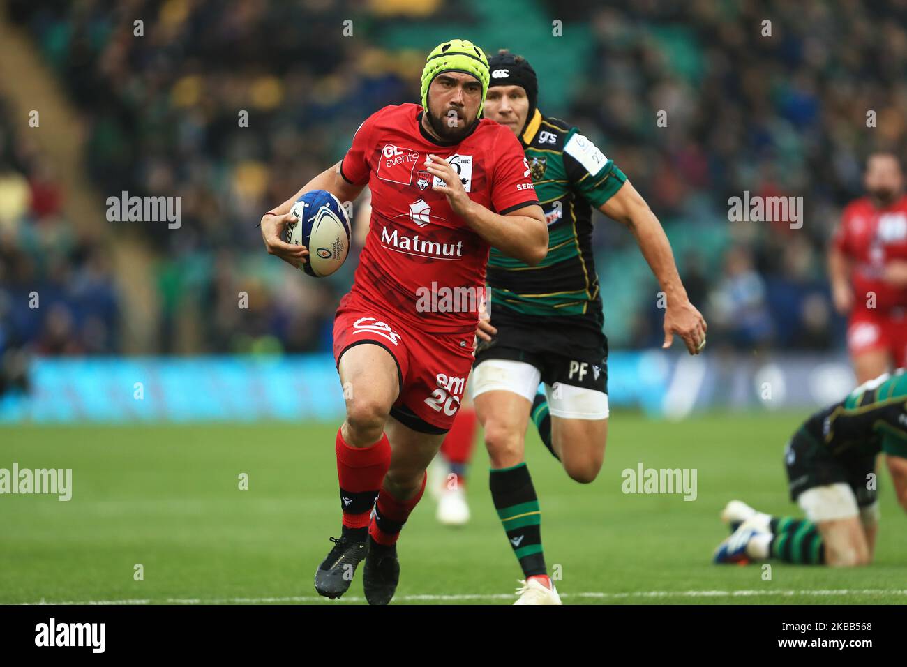 Lyon LOU Rugby Pierre-Louis Barassi durante la partita di Heineken European Champions Cup tra Northampton Saints e Lyon Olympique Universitaire ai Franklin's Gardens, Northampton, domenica 17th novembre 2019. (Foto di Leila Coker/ MI News/NurPhoto) Foto Stock