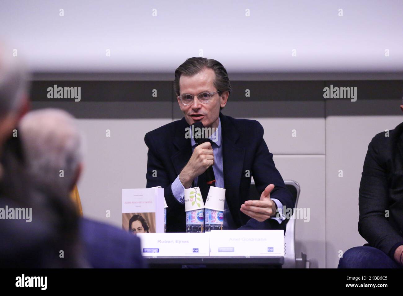 Il membro francese del partito di destra Les Republicains (LR) e candidato alla presidenza del partito Guillaume Larrivé (C) partecipa alla convenzione nazionale del 10th del Consiglio rappresentativo delle istituzioni ebraiche di Francia (CRIF - Conseil Representatif des Institutions juives de France) il 17 novembre 2019; Al Palais des Congres di Parigi. (Foto di Michel Stoupak/NurPhoto) Foto Stock