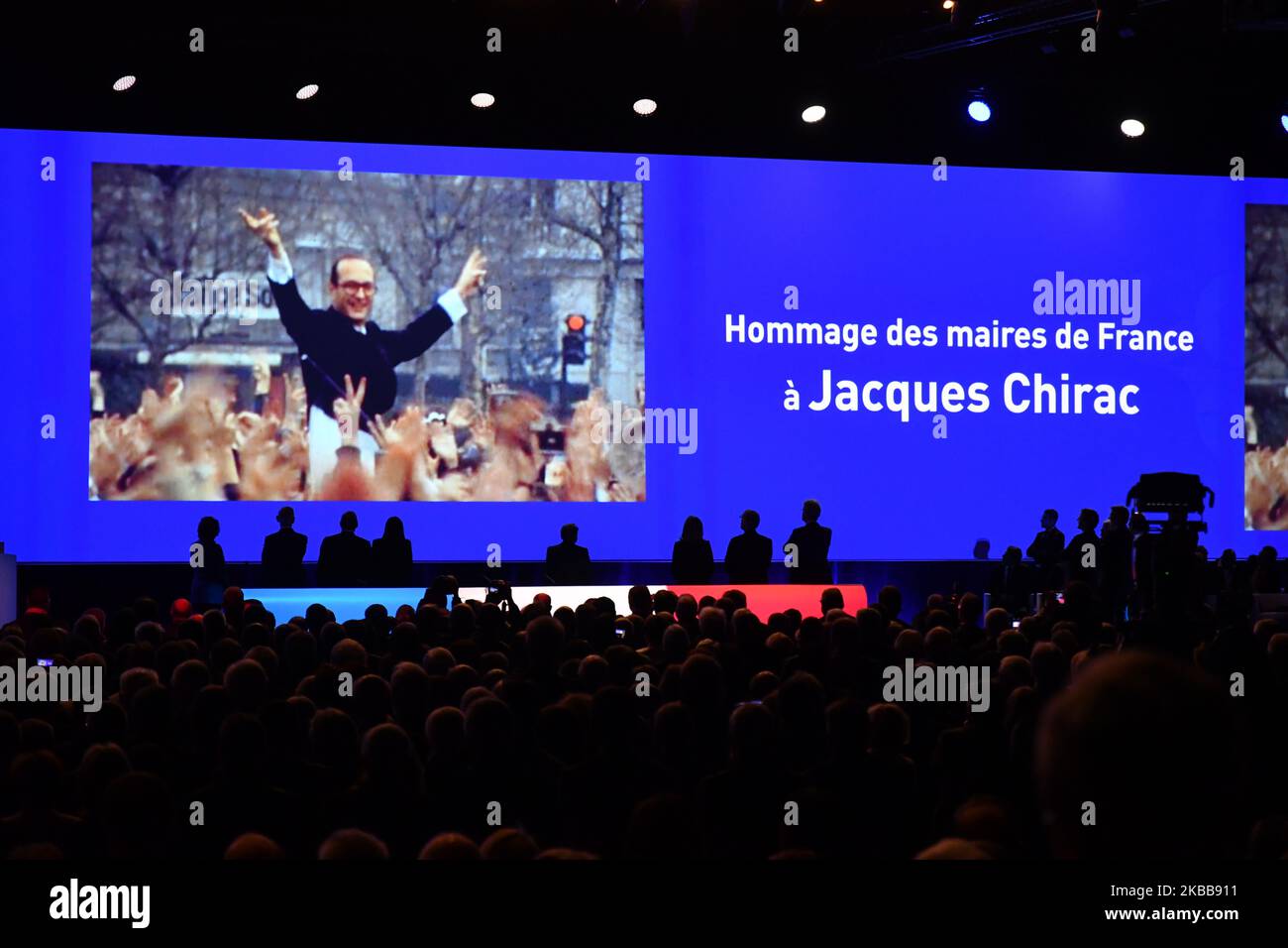 I Sindaci francesi rendono omaggio a Jacques Chirac prima dell'apertura del congresso dei Sindaci francesi il 19 novembre 2019 a Parigi, Francia. (Foto di Daniel Pier/NurPhoto) Foto Stock