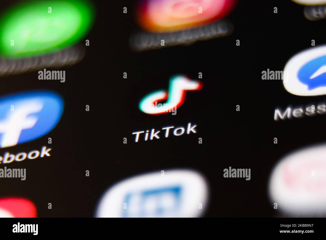 L'icona TikTok viene visualizzata sullo schermo di un telefono in questa immagine scattata a Cracovia, Polonia, il 20 novembre 2019. (Foto di Jakub Porzycki/NurPhoto) Foto Stock