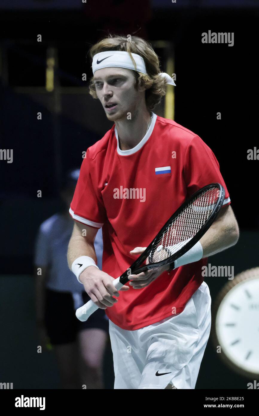 Andrey Rublev di Russia nella sua semifinale contro Vasek Pospisil del  Canada durante il giorno 6 della Coppa Davis 2019 a la Caja Magica il 23  novembre 2019 a Madrid, Spagna. (Foto