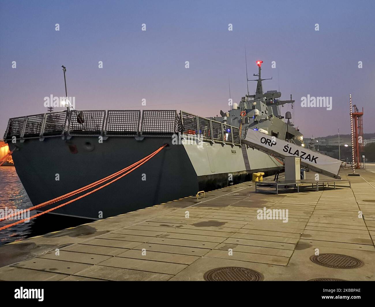 Navy Polacca ORP Slazak Patrol Vessel il giorno prima dell'inizio ufficiale del servizio è visto a Gdynia, Polonia il 27 novembre 2019 la ORP Slazak sarà una nave di Patrol Offshore della Marina Polacca, precedentemente conosciuta come corvette classe Gawron. La costruzione della nave iniziò nel 2001. (Foto di Michal Fludra/NurPhoto) Foto Stock