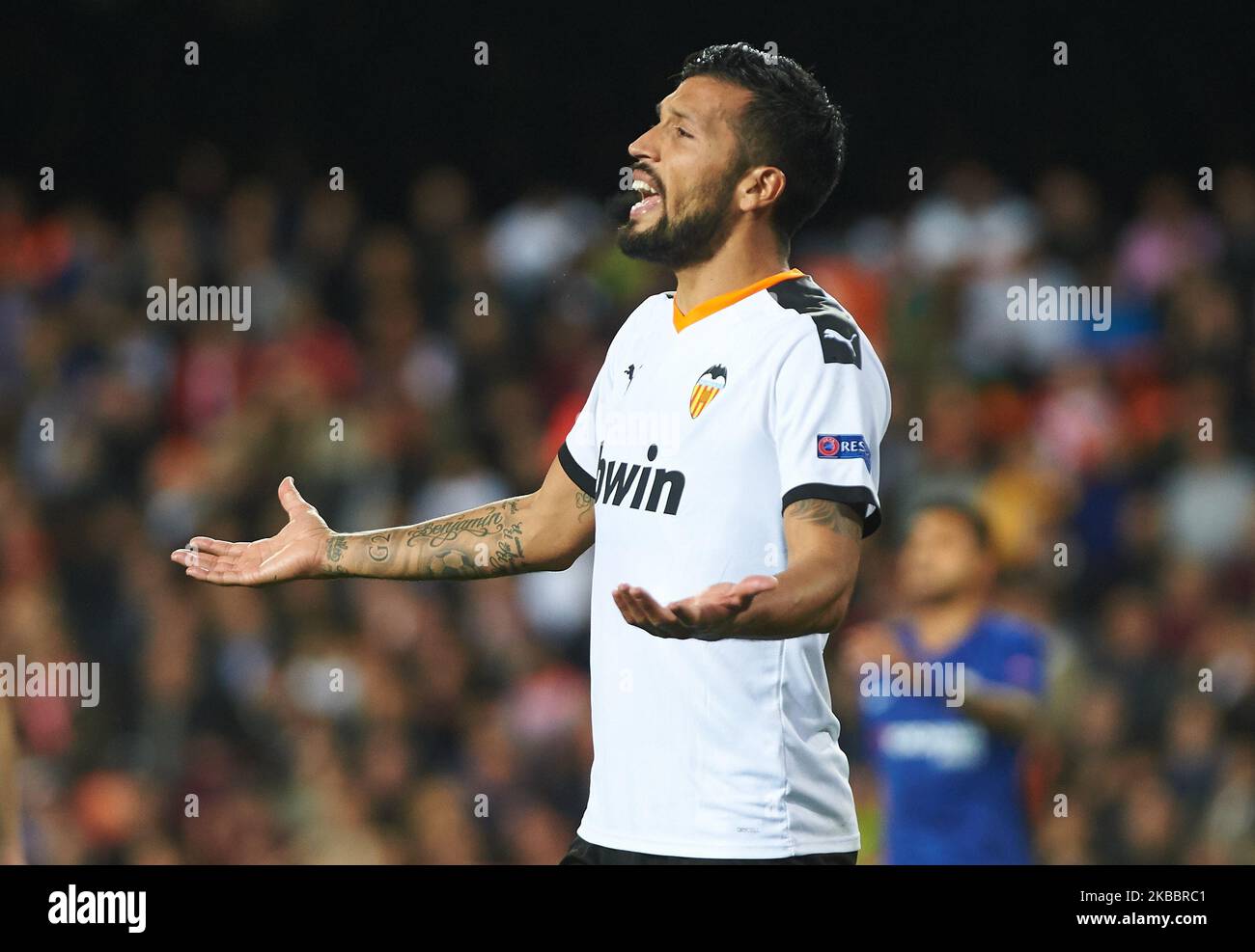 Ezequiel Garay di Valencia durante la partita H del gruppo UEFA Champions League tra Valencia e Chelsea allo stadio Mestalla il 27 novembre 2019 a Valencia, Spagna (Foto di Maria Jose Segovia/NurPhoto) Foto Stock