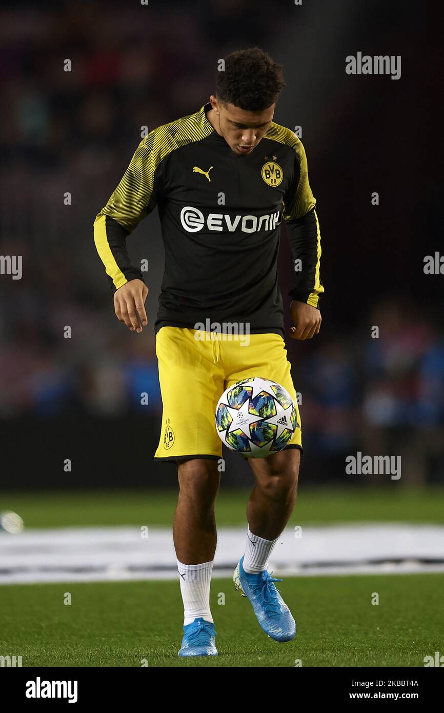 Jadon Sancho di Borussia Dortmund durante il warm-up prima della partita di gruppo F della UEFA Champions League tra il FC Barcelona e Borussia Dortmund al Camp Nou il 27 novembre 2019 a Barcellona, Spagna. (Foto di Jose Breton/Pics Action/NurPhoto) Foto Stock