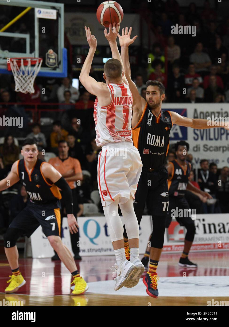 -7 Clark Jason di Openjobmetis in azione durante l'Italia Lega Basket di Serie A , Openjobmetis Varese - Fortitudo Bologna il 6 ottobre 2019 a Varese Palasport Enerxenia Arena (Foto di Fabio Averna/NurPhoto) Foto Stock