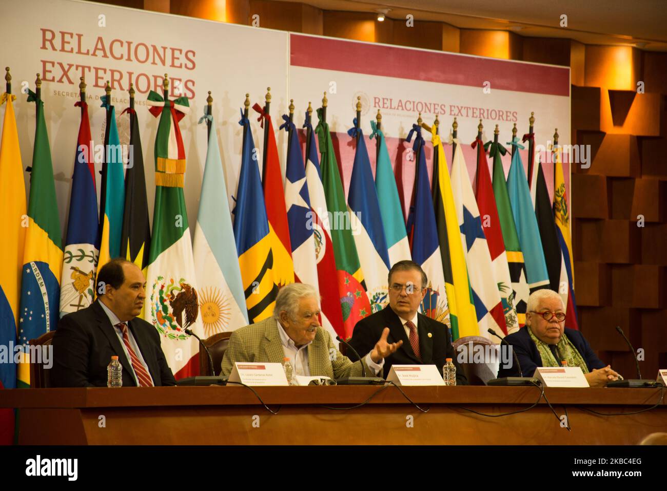 Lazaro Cardenas Batel, coordinatore dei consulenti della Presidenza della repubblica; José Mujica, ex presidente dell'Uruguay; Marcelo Ebrard, segretario degli Affari Esteri e Enrique Márquez, direttore esecutivo della diplomazia culturale. (Foto di Cristian Leyva/NurPhoto) Foto Stock