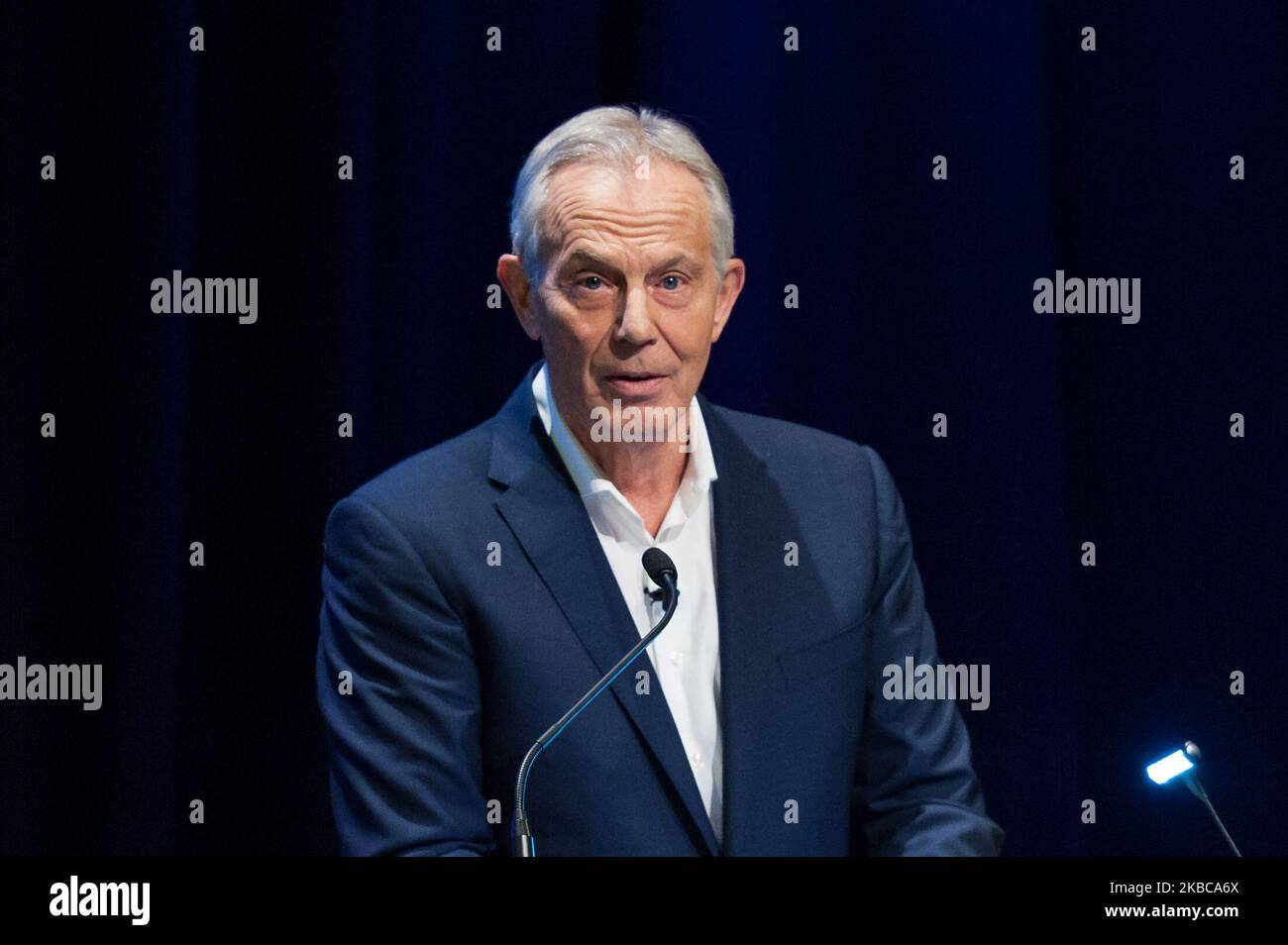 L’ex primo ministro laburista Tony Blair parla durante un raduno al Mermaid Theatre per incoraggiare il voto tattico nelle prossime elezioni generali e chiedere un voto pubblico sul risultato della Brexit il 06 dicembre 2019 a Londra, Inghilterra. Il raduno, organizzato dal voto per una campagna di dire la finale e per il nostro futuro, si svolge prima dell’ultima settimana di campagna elettorale per le elezioni generali del 12 dicembre. (Foto di Wiktor Szymanowicz/NurPhoto) Foto Stock