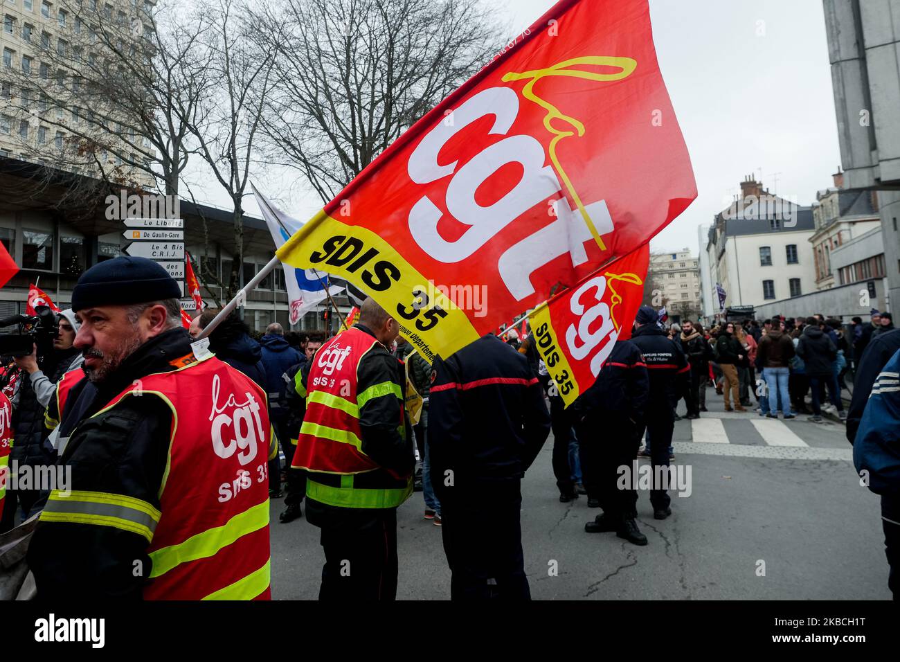 Membri dell'Unione alla manifestazione nel centro di Rennes contro la riforma pensionistica projet annessa dal governo francese. Rennes , Francia, 10 dicembre 2019 (Foto di Vernault Quentin/NurPhoto) Foto Stock