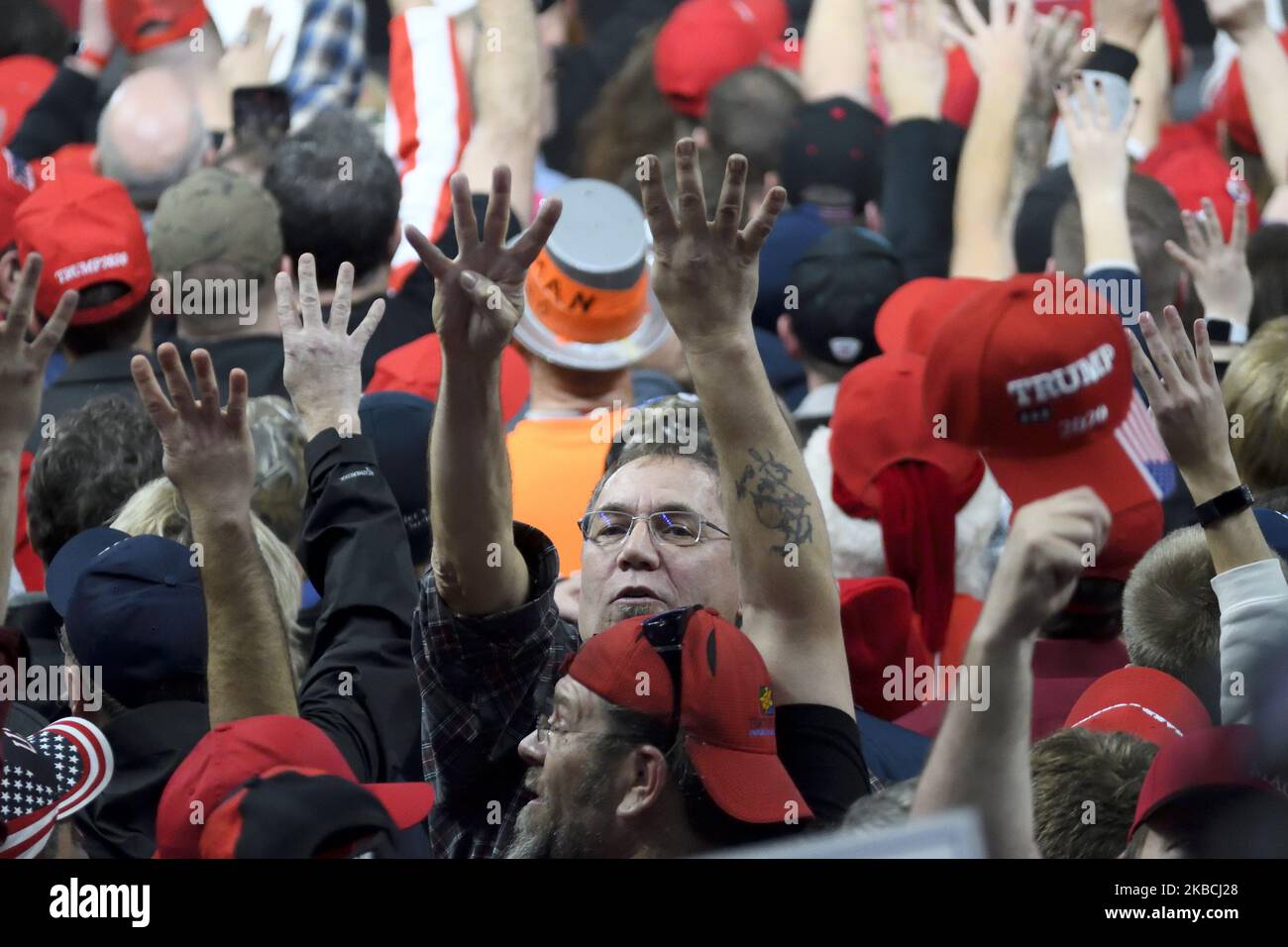 La gente in presenza sente il presidente degli Stati Uniti Donald Trump parlare per più di un'ora durante un rally di campagna con il vicepresidente Mike Pence al Giant Center, a Hershey, PA, il 10 dicembre 2019. (Foto di Bastiaan Slabbers/NurPhoto) Foto Stock