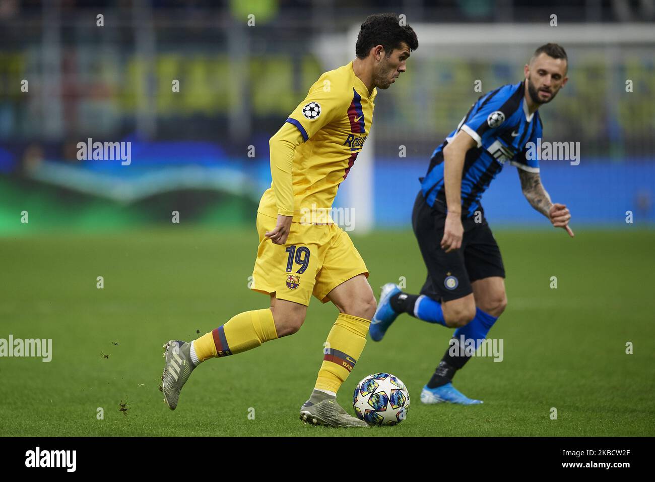 Carlos Alena di Barcellona durante la partita di gruppo F della UEFA Champions League tra l'Inter e il FC Barcelona allo stadio Giuseppe Meazza il 10 dicembre 2019 a Milano. (Foto di Jose Breton/Pics Action/NurPhoto) Foto Stock