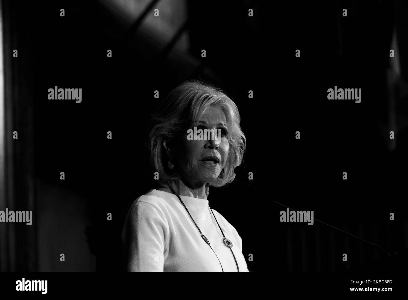 L'attore e attivista Jane fonda parla ai partecipanti al National Press Club Headliners Luncheon di Washington, D.C., martedì 17 dicembre 2019. (Foto di Cheriss May/NurPhoto) Foto Stock