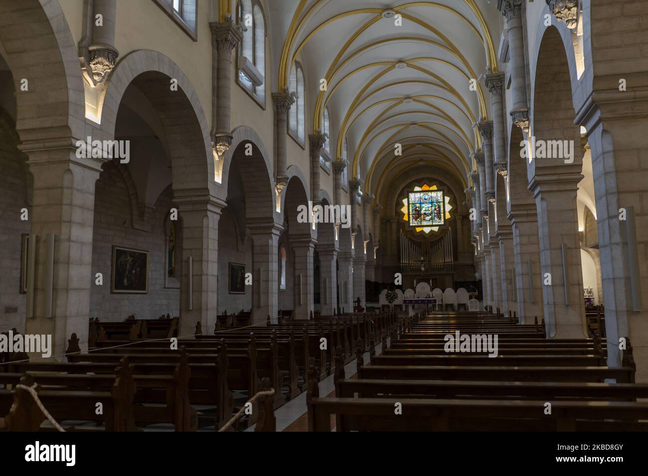All'interno del Tempio di Santa Catalina o semplicemente Cappella di Santa Catalina è un edificio religioso affiliato alla Chiesa Cattolica, situato nella parte settentrionale adiacente alla Basilica della Natività a Betlemme, in Cisgiordania, Palestina, il 10 dicembre 2019. Chiesa parrocchiale di Betlemme e monastero francescano. Sotto il tempio si trova un complesso di grotte. (Foto di Joaquin Gomez Sastre/NurPhoto) Foto Stock