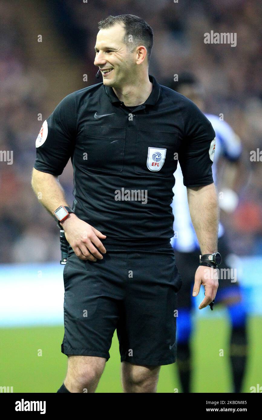 Arbitro Tim Robinson durante la partita del Campionato Sky Bet tra Sheffield Mercoledì e Cardiff City a Hillsborough, Sheffield Domenica 29th Dicembre 2019. (Foto Mark Fletcher/MI News/NurPhoto) Foto Stock