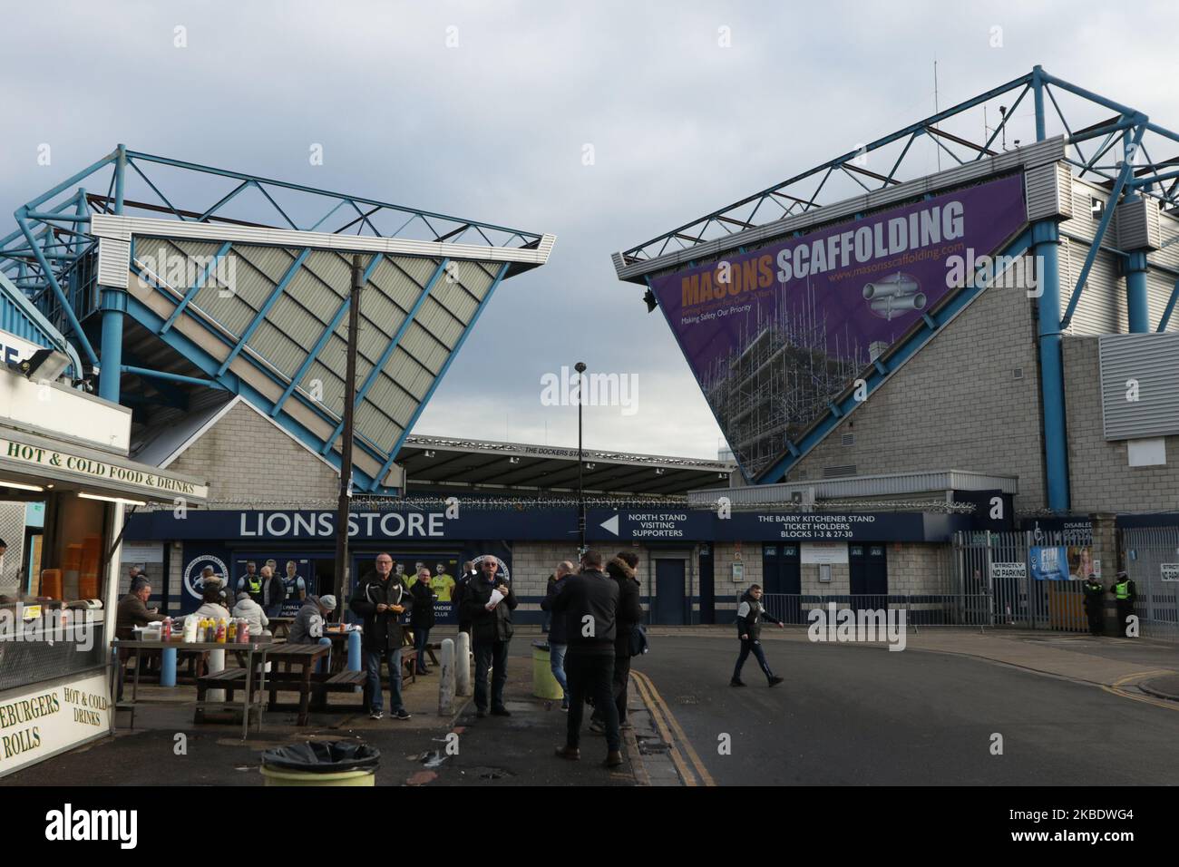 L'esterno dello stadio durante la partita della fa Cup tra Millwall e Newport County al Den, Londra, sabato 4th gennaio 2020. (Foto di Jacques Feeney/MI News/NurPhoto) Foto Stock