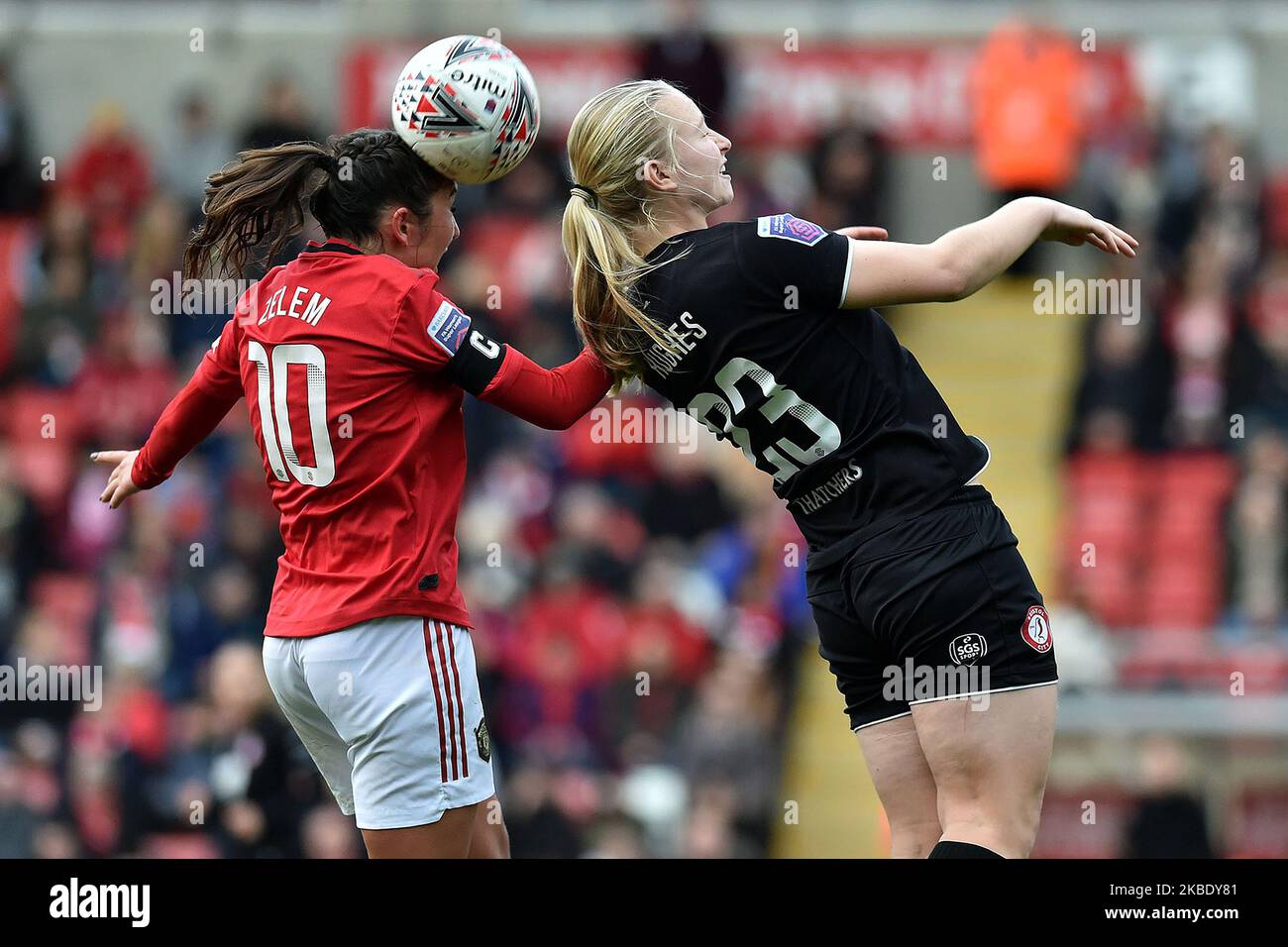 Katie Zelem (capitano) di Manchester United Women ed Elise Hughes durante la partita della Super League delle donne di Barclays fa tra Manchester United e Bristol City al Leigh Sport Stadium, a Leigh, domenica 5th gennaio 2020. (Foto di Eddit Garvey/MI News/NurPhoto) Foto Stock