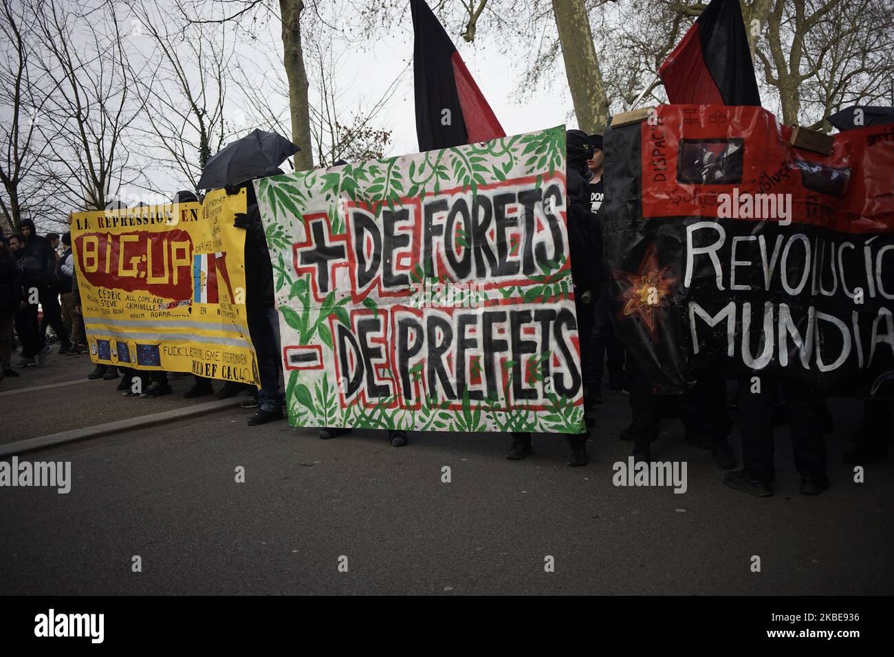 Migliaia di persone si sono manifestate nel centro di Nantes contro la riforma pensionistica e la politica governativa, a Nantes, in Francia, il 11 gennaio 2020. (Foto di Vernault Quentin/NurPhoto) Foto Stock