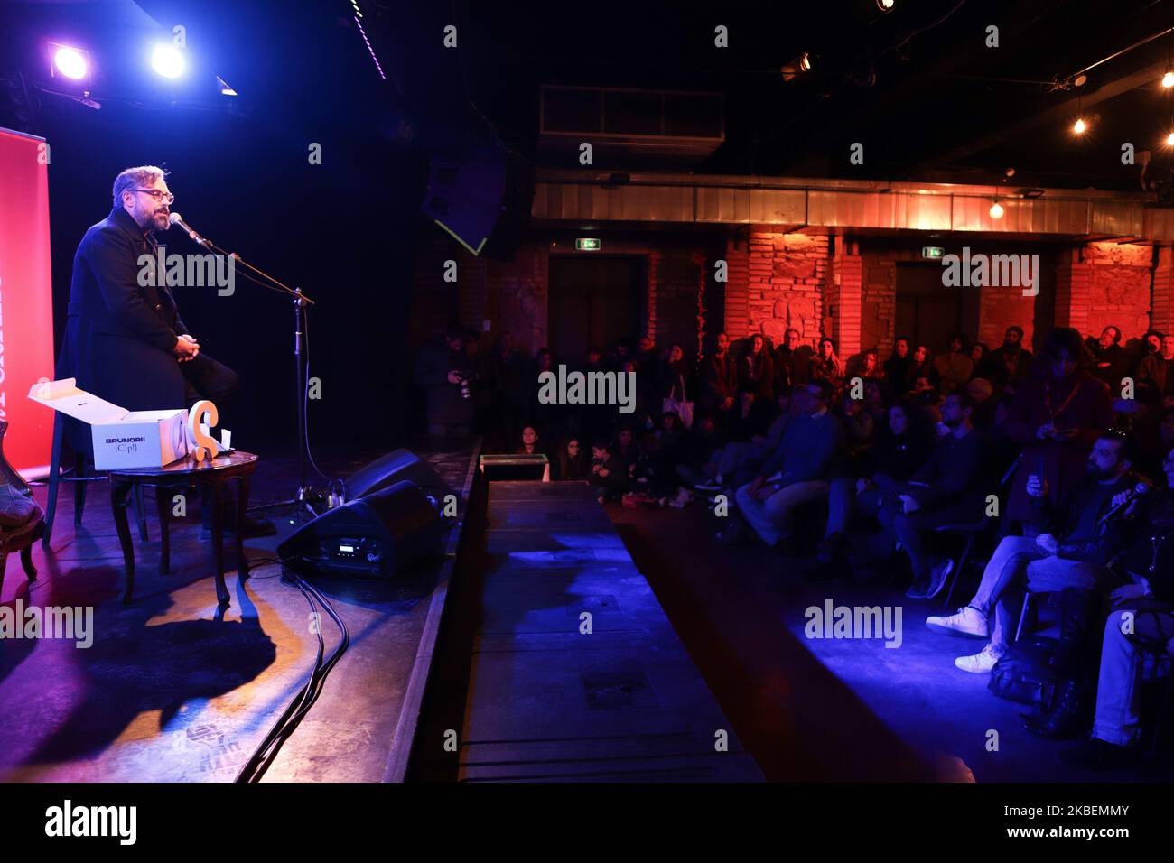 Il cantautore italiano Brunori SAS, AKA di Dario Brunori, suona durante il suo show 'parla con Dario. CIP' il 15 gennaio 2020 al 'Monk' di Roma. (Foto di Andrea Pirri/NurPhoto) Foto Stock