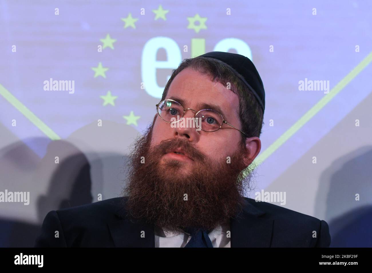 Il Rabbino Shlomo Koves, Presidente della Lega di azione e protezione, nel giorno di apertura della Delegazione ad Auschwitz, evento e conferenza di due giorni a Cracovia e ad Auschwitz. Il giorno di apertura, i membri dell'EJA e i parlamentari europei invitati hanno affrontato la necessità di un'educazione all'Olocausto in Europa come priorità assoluta. Il 20 gennaio 2020, a Cracovia, Polonia. (Foto di Artur Widak/NurPhoto) Foto Stock