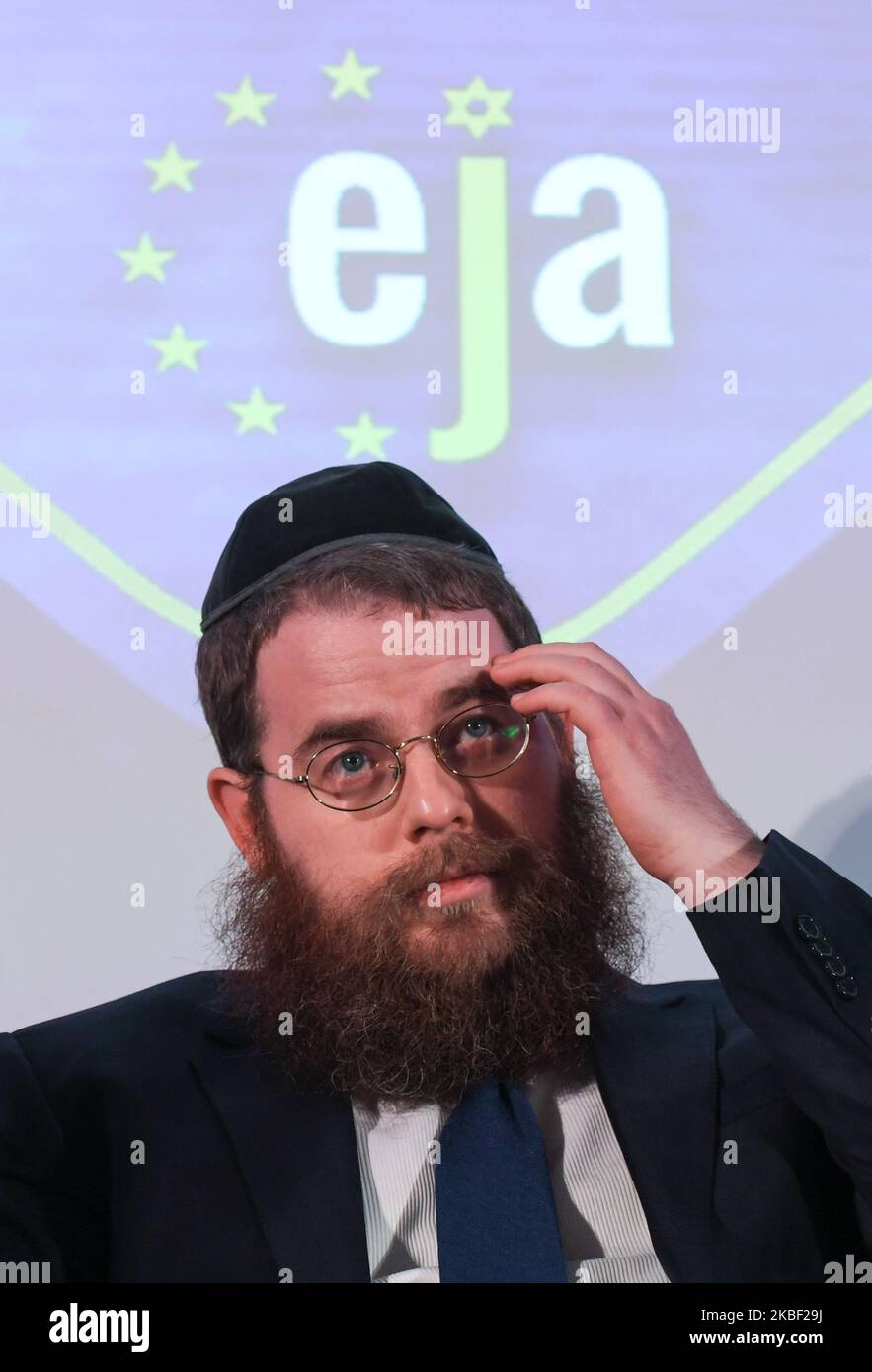 Il Rabbino Shlomo Koves, Presidente della Lega di azione e protezione, nel giorno di apertura della Delegazione ad Auschwitz, evento e conferenza di due giorni a Cracovia e ad Auschwitz. Il giorno di apertura, i membri dell'EJA e i parlamentari europei invitati hanno affrontato la necessità di un'educazione all'Olocausto in Europa come priorità assoluta. Il 20 gennaio 2020, a Cracovia, Polonia. (Foto di Artur Widak/NurPhoto) Foto Stock