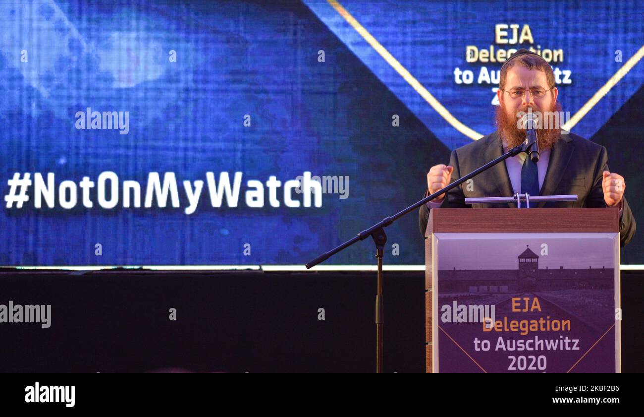 Il Rabbino Shlomo Koves, Presidente della Lega di azione e protezione, interviene durante una cena di gala il giorno di apertura della Delegazione ad Auschwitz , un evento e conferenza di due giorni a Cracovia e Auschwitz. Il giorno di apertura, i membri dell'EJA e i parlamentari europei invitati hanno affrontato la necessità di un'educazione all'Olocausto in Europa come priorità assoluta. Il 20 gennaio 2020, a Cracovia, Polonia. (Foto di Artur Widak/NurPhoto) Foto Stock