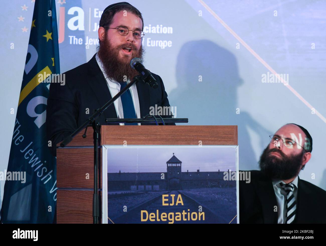 Il Rabbino Shlomo Koves, Presidente della Lega di azione e protezione, nel giorno di apertura della Delegazione ad Auschwitz, evento e conferenza di due giorni a Cracovia e ad Auschwitz. Il giorno di apertura, i membri dell'EJA e i parlamentari europei invitati hanno affrontato la necessità di un'educazione all'Olocausto in Europa come priorità assoluta. Il 20 gennaio 2020, a Cracovia, Polonia. (Foto di Artur Widak/NurPhoto) Foto Stock