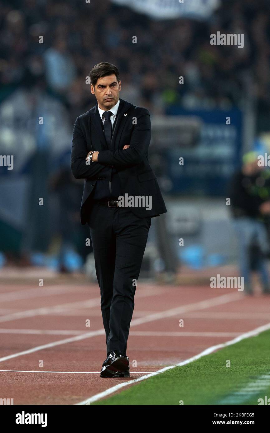 Paulo Fonseca allenatore capo di AS Roma durante la Serie Italiana Una partita del 2019/2020 tra AS Roma e SS Lazio allo Stadio Olimpico il 26 gennaio 2020 a Roma. (Foto di Danilo di Giovanni/NurPhoto) Foto Stock