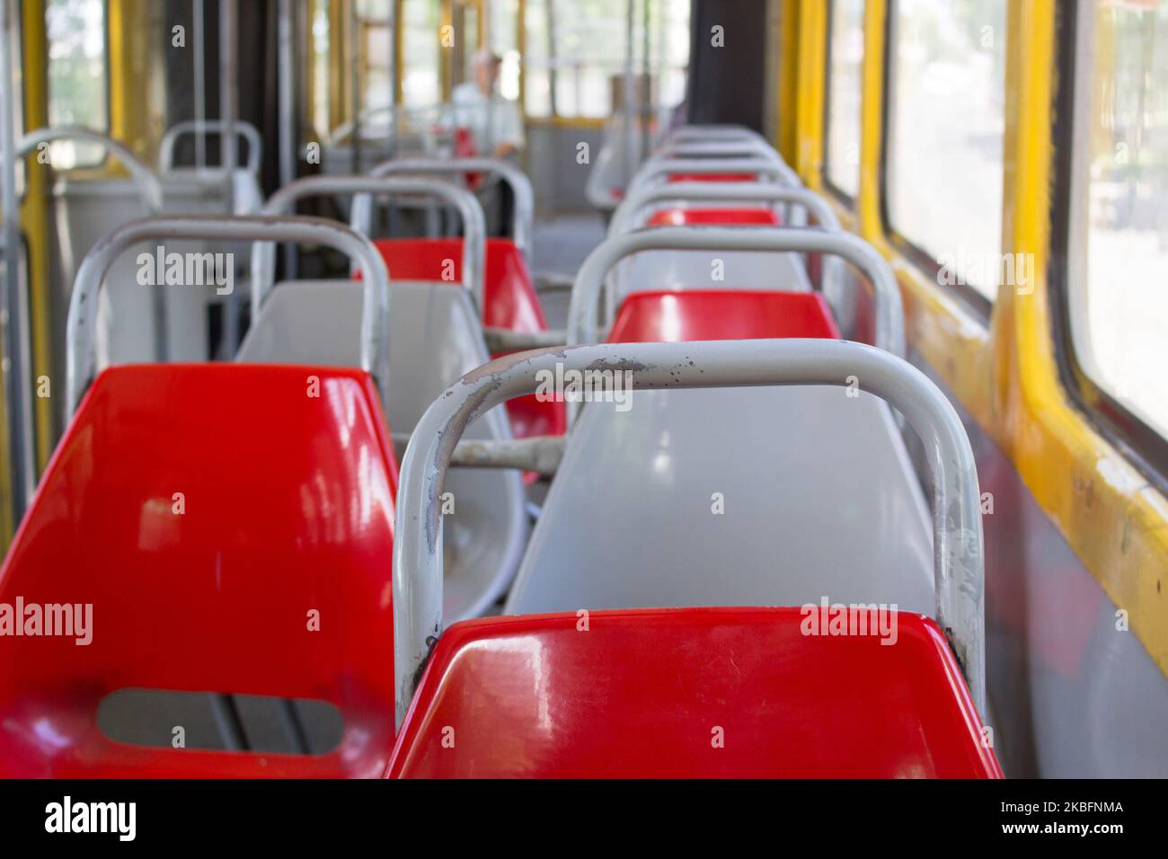 vecchio tram vuoto sedia vuota senza persone Foto Stock