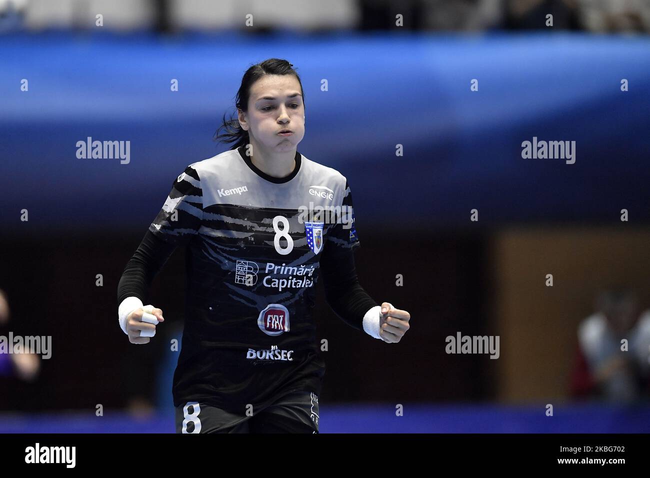 Cristina Neagu di CSM Bucarest reagisce durante la partita della Women's EHF Champions League tra CSM Bucarest e Metz Handbal a Bucarest, Romania, il 2 febbraio 2020. (Foto di Alex Nicodim/NurPhoto) Foto Stock