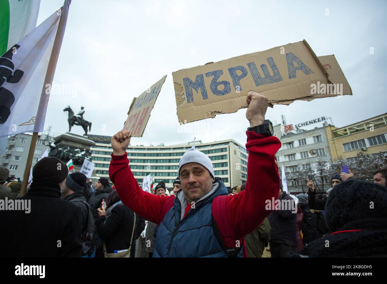 Protesta contro il governo a Sofia, Bulgaria, il 7 febbraio 2020. I manifestanti chiedono al governo bulgaro di dimettersi con il primo ministro Boyko Borissov. (Foto di Hristo Vladev/NurPhoto) Foto Stock