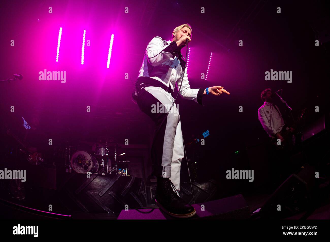 Ricky Wilson di Kaiser Chiefs suona dal vivo presso i magazzini generali di Milano il 08 2020 febbraio. (Foto di Mairo Cinquetti/NurPhoto) Foto Stock