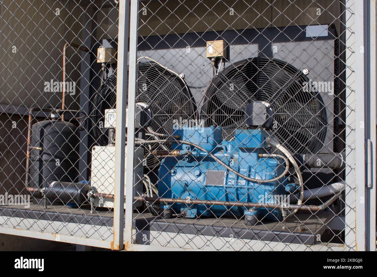 Apparecchiature industriali per il compressore dell'aria in cantiere Foto Stock
