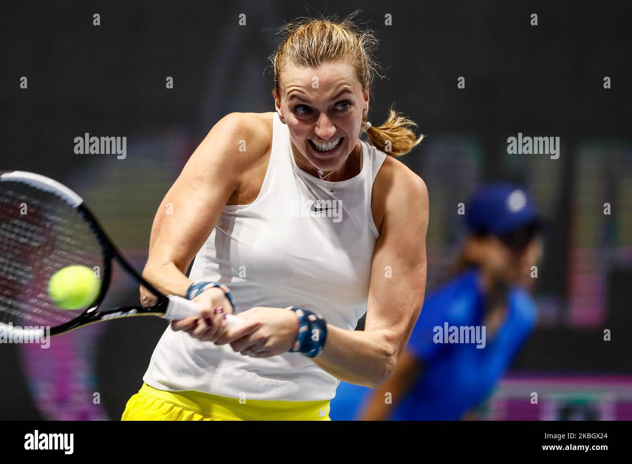 Petra Kvitova, Repubblica Ceca, ritorna la palla ad Alison Van Uytvanck del Belgio durante il torneo di tennis WTA St. Petersburg Ladies Trophy 2019 Round of 16 match il 13 febbraio 2020 a San Pietroburgo, Russia. (Foto di Mike Kireev/NurPhoto) Foto Stock