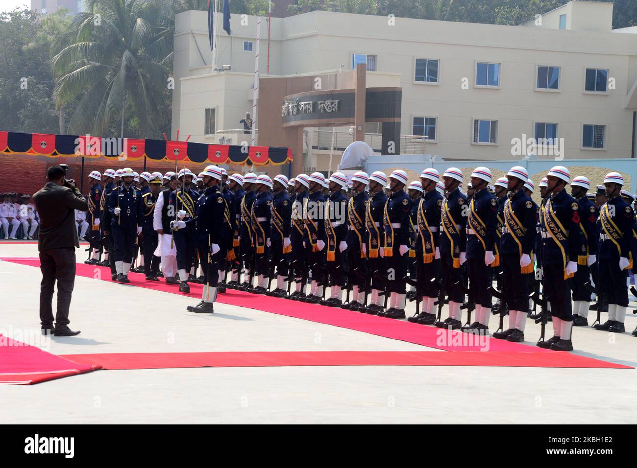La Guardia Costiera del Bangladesh festeggia il 25th° anniversario presso la sede centrale di Dhaka, Bangladesh, il 15 febbraio 2020. La Guardia Costiera del Bangladesh (BCG) è la forza di applicazione della legge marittima del Bangladesh. Si tratta di una forza paramilitare che è sotto la giurisdizione del Ministero degli interni. I suoi ufficiali sono trasferiti dalla Marina del Bangladesh. La Guardia Costiera del Bangladesh assolve anche il compito di garantire la sicurezza delle frontiere marittime del Bangladesh. La sede centrale si trova a Dhaka, Bangladesh. (Foto di Mamunur Rashid/NurPhoto) Foto Stock