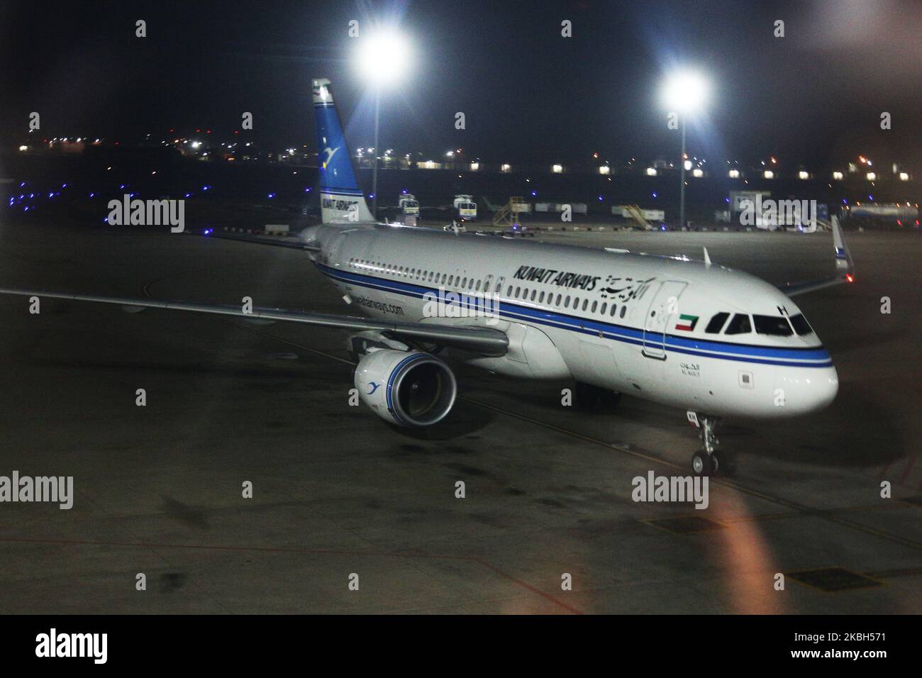 Aereo Kuwait Airways Airbus A320-214(WL) all'aeroporto internazionale di Abu Dhabi, Emirati Arabi Uniti, il 16 febbraio 2020. (Foto di Creative Touch Imaging Ltd./NurPhoto) Foto Stock