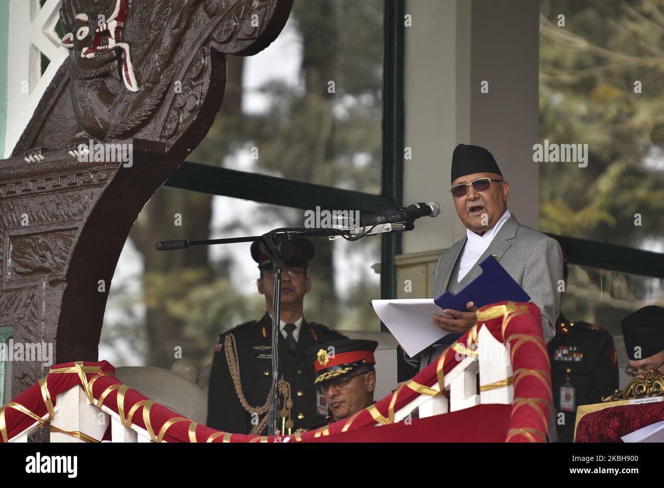 Il primo ministro del Nepal KP Sharma Oli ha pronunciato un discorso durante la celebrazione del 70th° giorno della democrazia del Nepal al Padiglione dell'Esercito del Nepal, Tundikhel, Kathmandu, Nepal, mercoledì 19 febbraio, 2020. (Foto di Narayan Maharjan/NurPhoto) Foto Stock